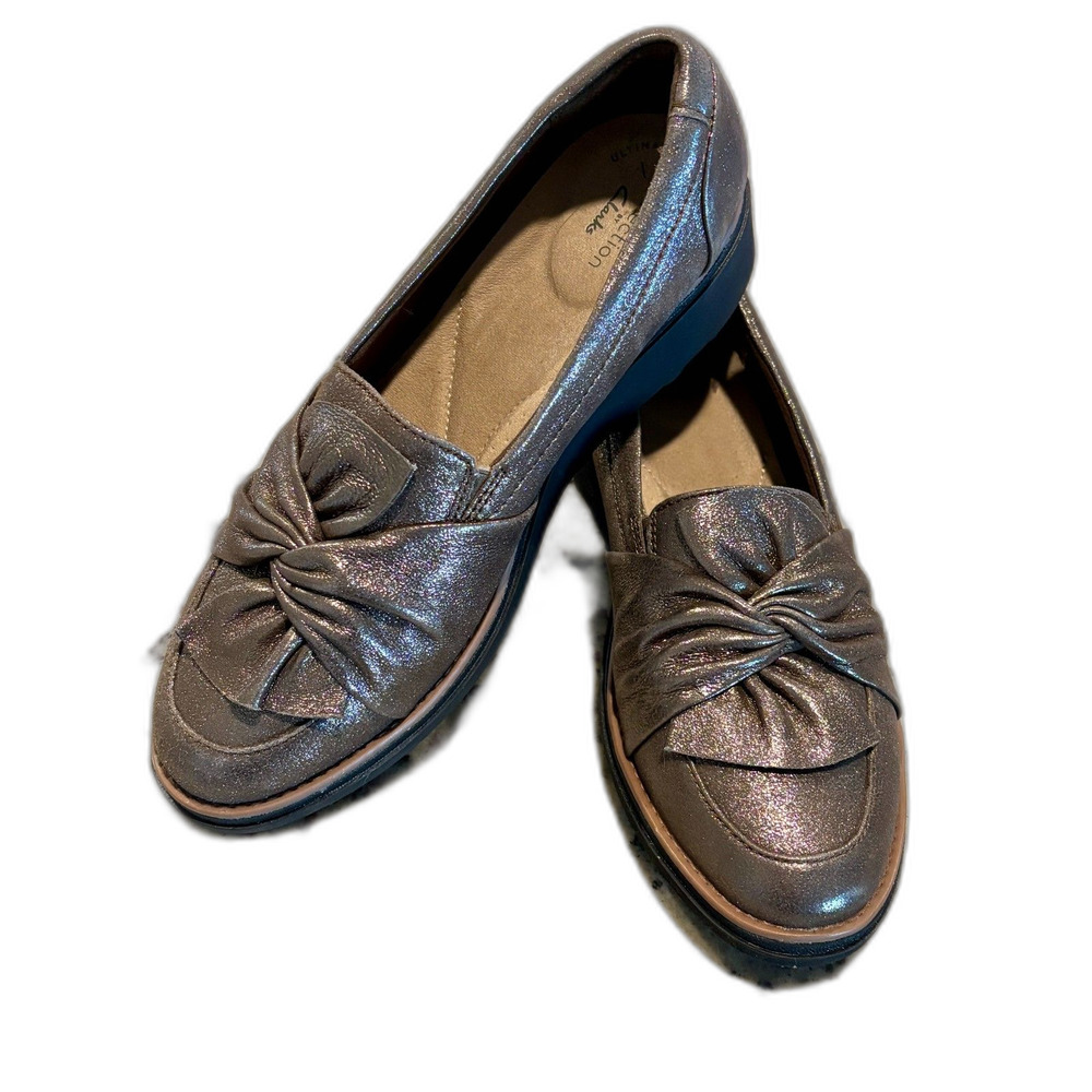 Clarks Collection Sharon Dasher Womens Sz 8.5 Pewter Metallic Bow Wedge Platform